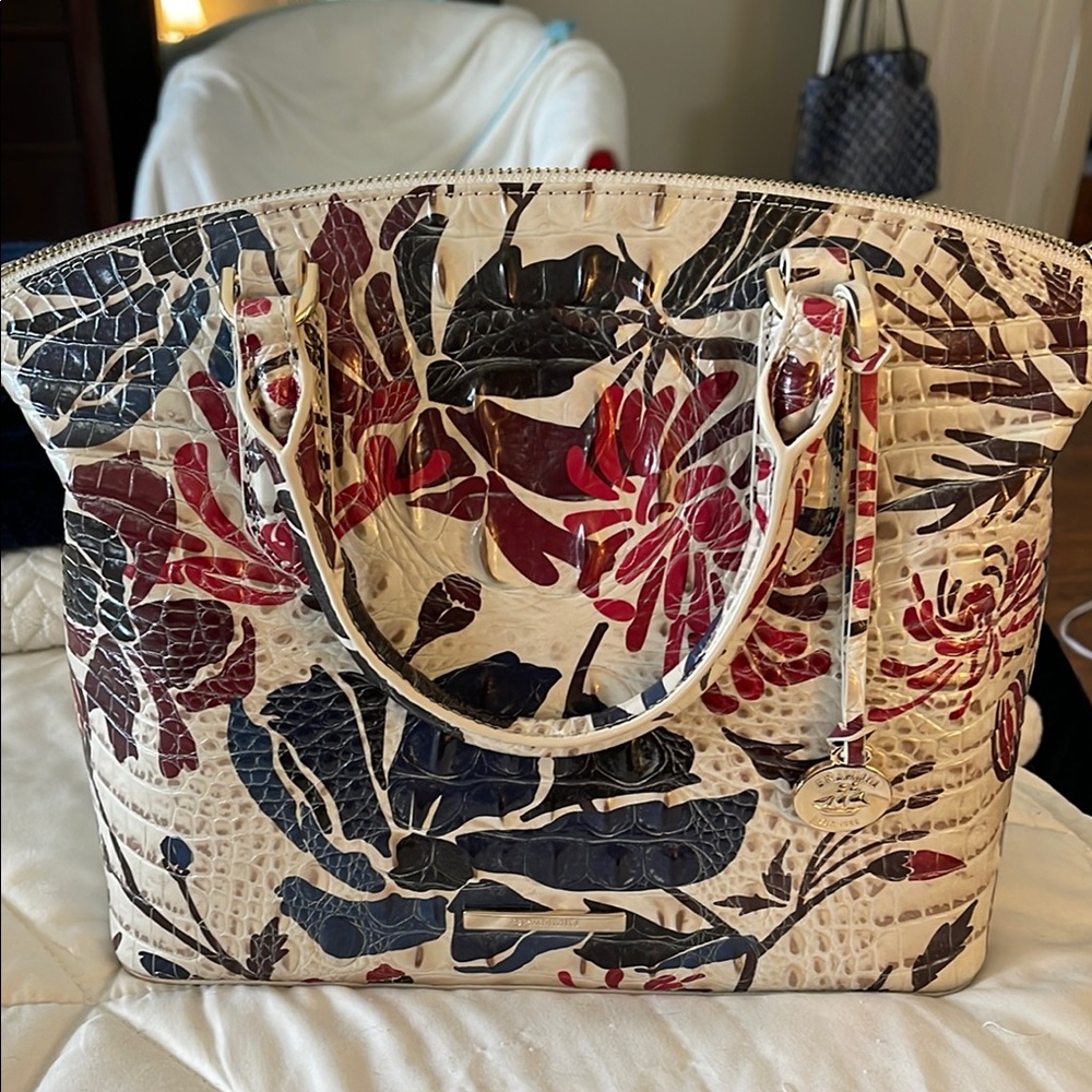 NWT BRAHMIN
Melbourne Collection Duxbury Extravaganza Satchel
Bag